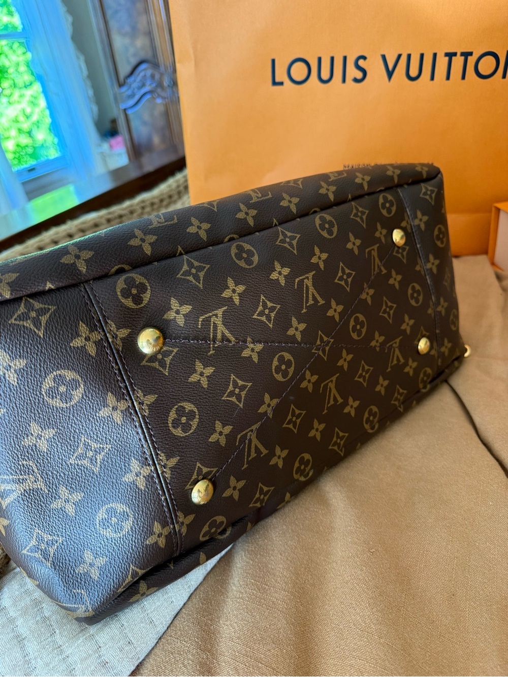 Louis Vuitton Brown Monogram Artsy MM  bag - Picture 3 of 14